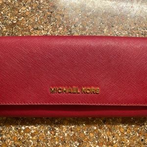 Maroon Michael Kors Wallet beautiful condition LIKE NEW